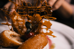 Banana-fritter-with-caramel