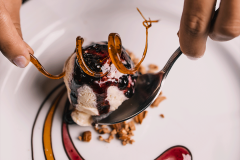 Vanilla-Ice-cream-with-chocolate-sauce-caramel-on-top